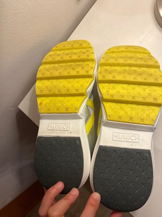 Zapatillas Munich Blancas y Amarillas