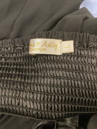 Abito lungo nero con pietre oro L