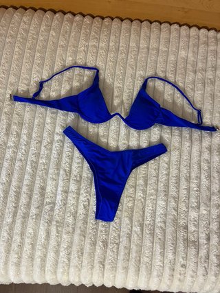 Bikini azul eléctrico dos piezas