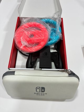 Nintendo Switch OLED Bianca + Giochi