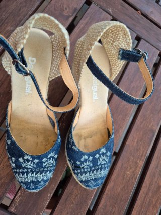 Alpargatas Desigual Beige y Azul