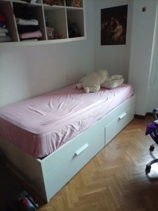 Cama individual con cajones