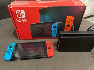 Nintendo Switch Azul y Rojo