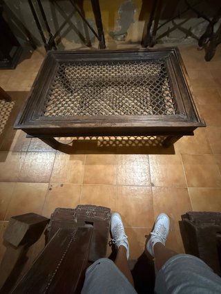 Mesa de madera y metal
