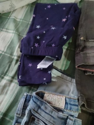 Pantalones niña invierno talla 5-6 cuero 2€ unidad