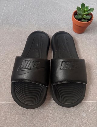 Chanclas Nike Negras