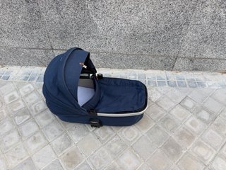Carro y capazo Bebé Joolz - Azul Marino