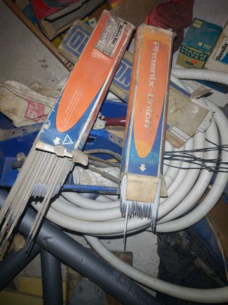 Soldador de electrodos Einhell con 3 cajas