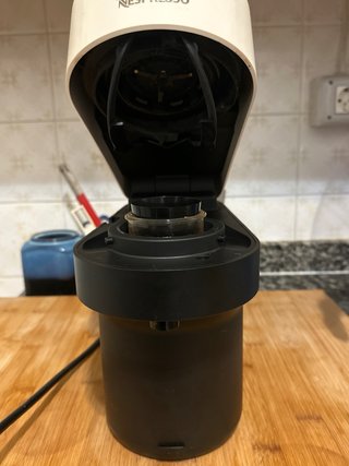 Nespresso Vertuo Pop blanca y negra