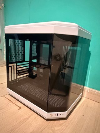 Caja PC Nitro Blanca y Negra