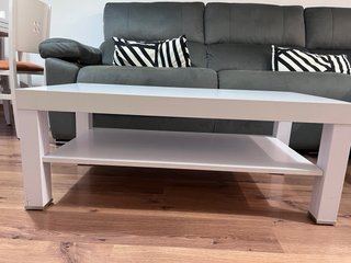 Mesa de centro blanca de madera