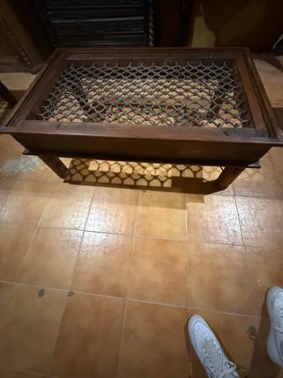 Mesa de madera y metal rústica