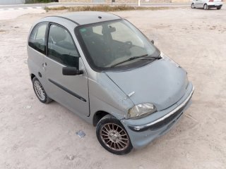 Coche sin carnet gris