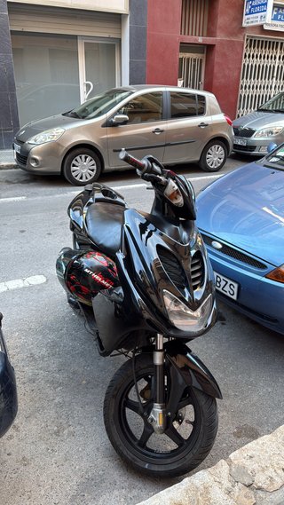 Yamaha Aerox Negra