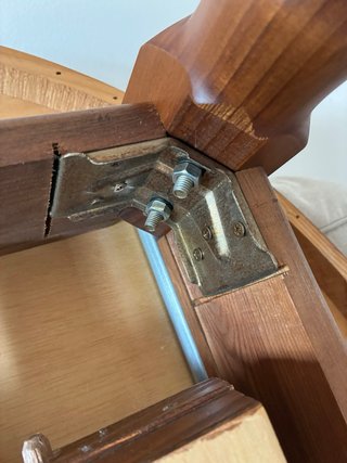 Mesa y 2 Sillas de Madera