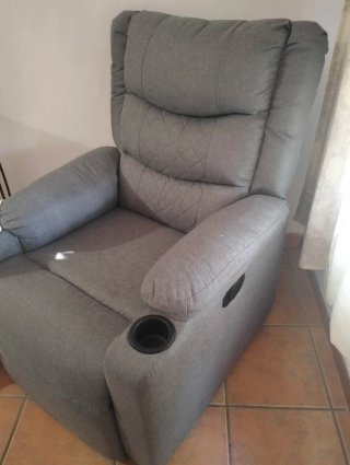 Sofá gris de tela