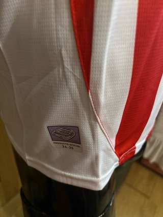 Camiseta Puma Rayas Rojas y Blancas