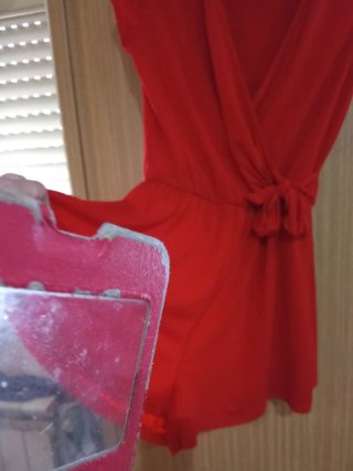 Mono rojo talla M