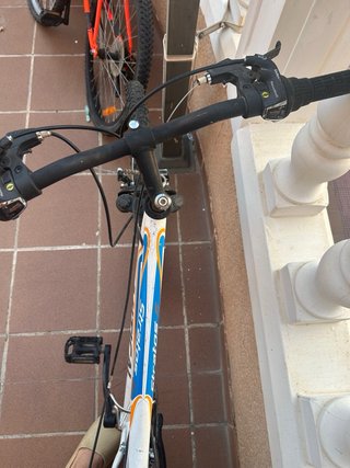 Bicicleta MTB 26” con suspensión delantera