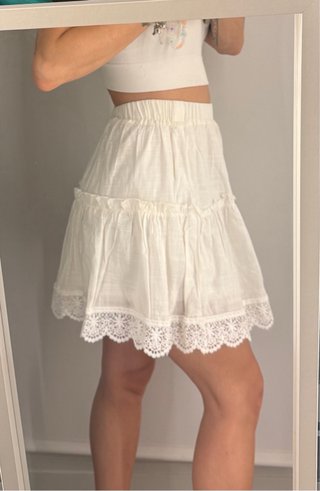 Falda blanca con encaje talla XS