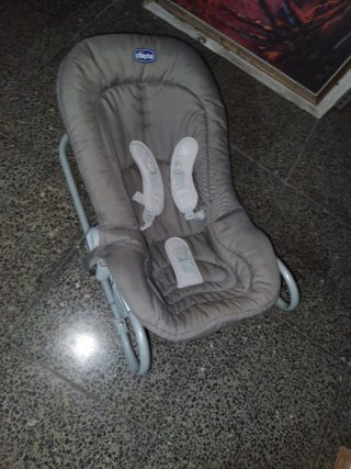 Mecedora bebé Chicco gris