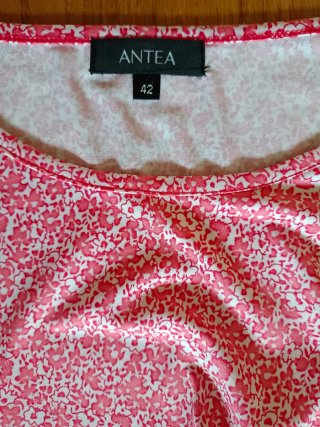 Camiseta Antea floral rosa y blanca talla 42