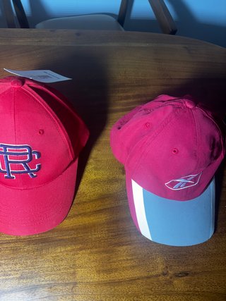 Confezione da 2 Cappelli Reebok Rossi