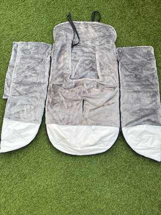 Divertido juego de 2 sacos capazo y silla paseo.