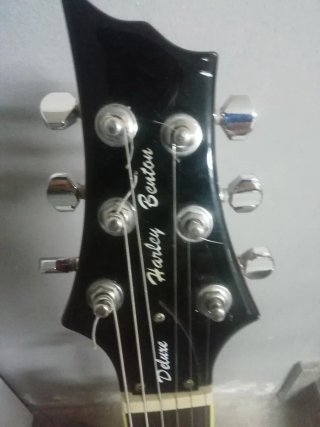 Guitarra Harley Benton Deluxe