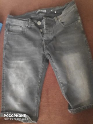 Pantalones cortos grises