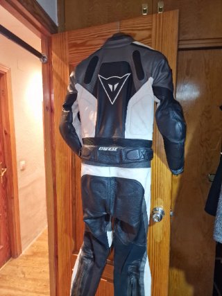 Mono Dainese Cuero Talla 48