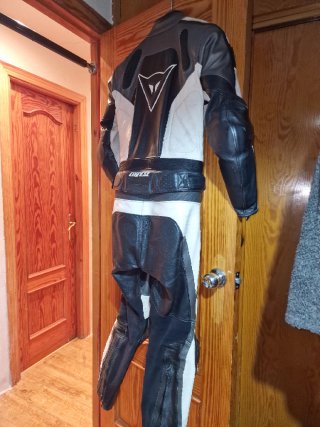 Mono Dainese Cuero Talla 48