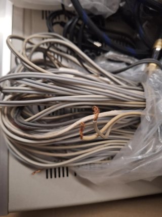 Altavoces 5.1 JBL Grises y Plateados