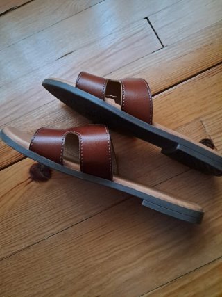 Sandalias planas  marrones