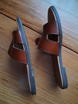 Sandalias planas  marrones