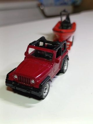 JEEP WRANGLER + REMOLQUE CON LANCHA 1/64 SIKU