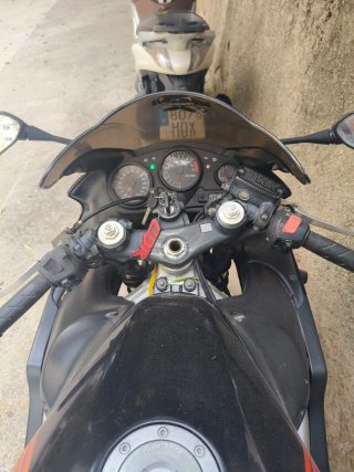 Honda CBR 600 RR Negra Roja vendo o cambio