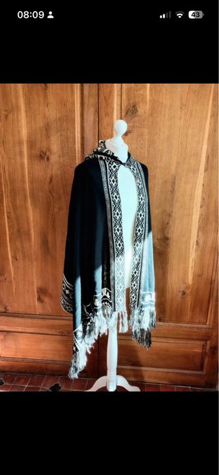 Poncho Forever 21 Talla Única