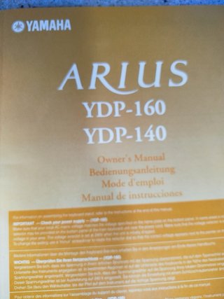 Piano Yamaha ARIUS