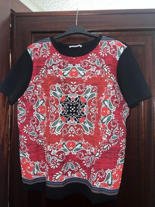 Camiseta Zara estampada