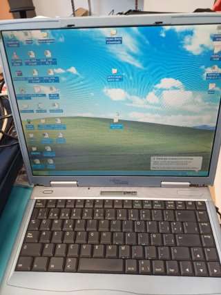 Fujitsu Siemens AMILO-D CY 23