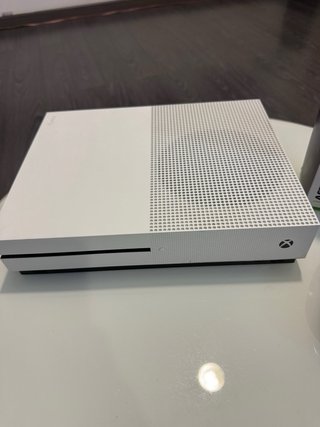 Xbox One S 1TB Bianca + 1Controller + 6 Giochi