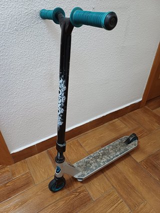 Patinete freestyle con ruedas