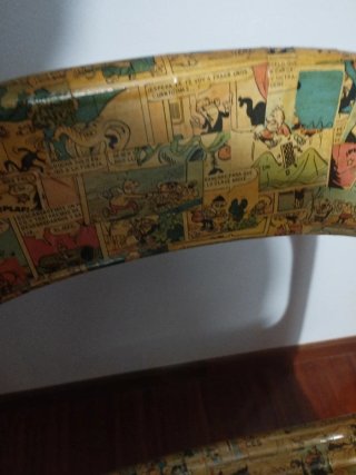 2 Sillas Decoradas con Cómics