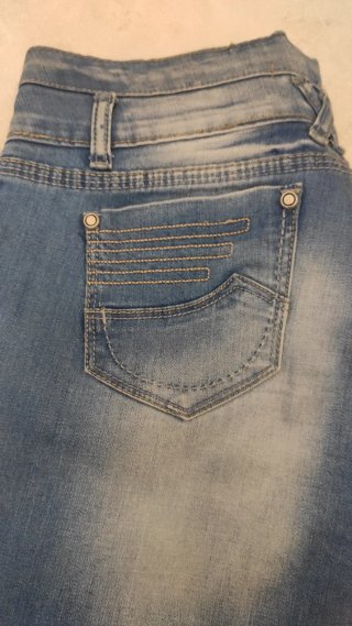 Vaqueros azules mujer