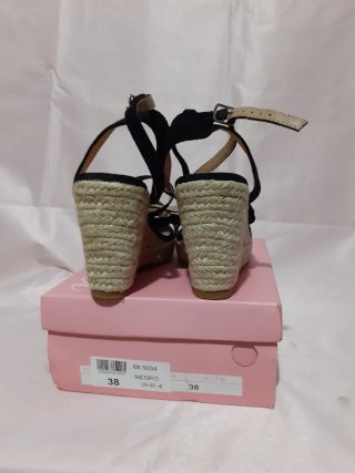 Sandalias de cuña negras