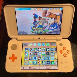 Nintendo 2DS XL Bianca e Arancione