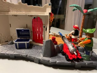 Fuerte Pirata Playmobil con Barca y Figuras