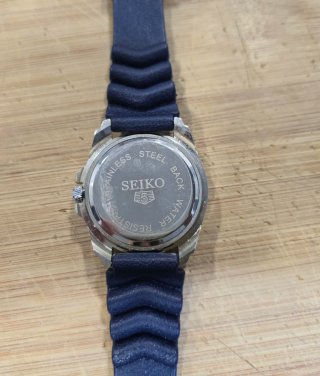 Reloj Seiko Deportivo Azul y Plateado