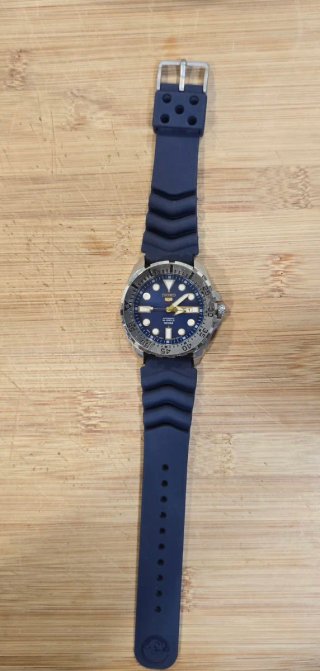 Reloj Seiko Deportivo Azul y Plateado